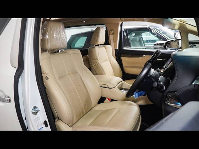 Used Toyota Vellfire VIP – Executive Lounge in Hyderabad