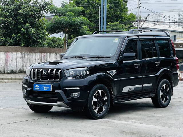 Used Mahindra Scorpio S11 MT 7S in Lucknow