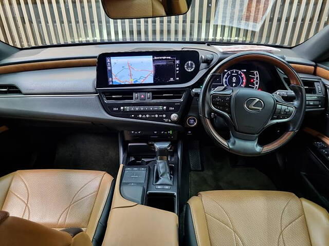 Used Lexus ES 300h Luxury in Bangalore