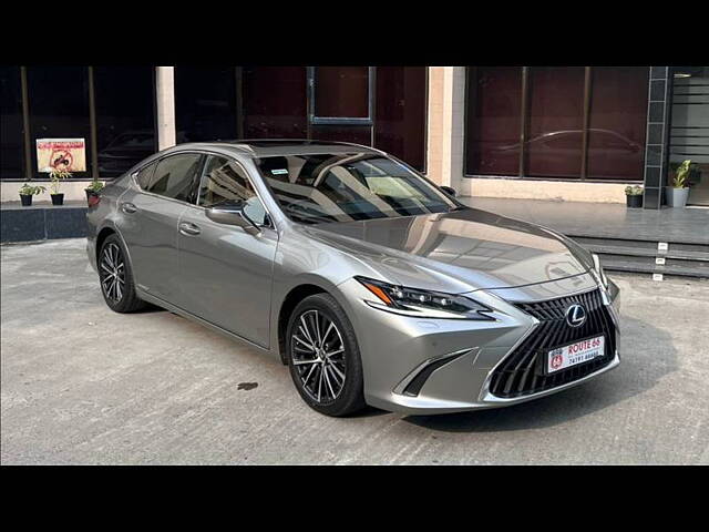 Used Lexus ES 300h Luxury in Chennai