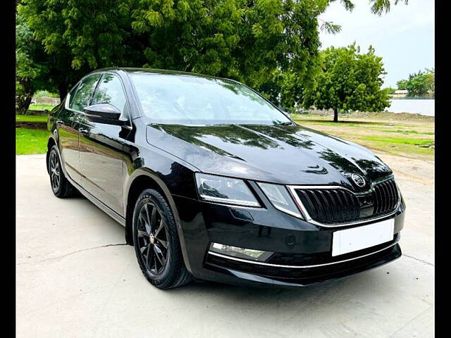 Used Skoda Octavia [2017-2021] 1.8 TSI Style Plus AT [2017] in Ahmedabad