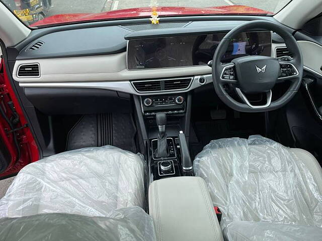 Used Mahindra XUV700 AX 7 Diesel AT 7 STR [2021] in Mumbai