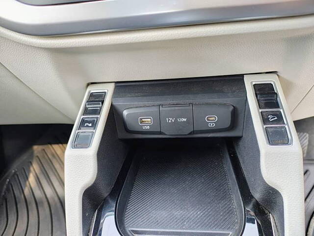 Used Kia Carens [2022-2023] Prestige 1.5 Petrol MT 7 STR in Mumbai