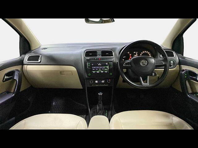 Used Skoda Rapid Style 1.6 MPI AT in Mumbai