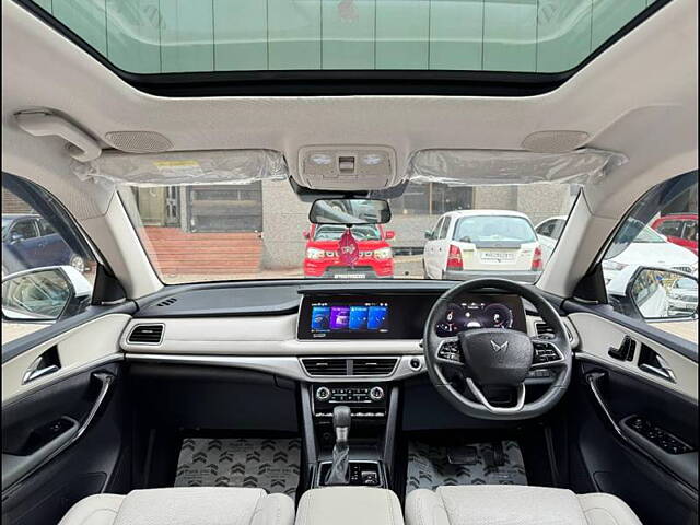 Used Mahindra XUV700 AX 7 Diesel  AT Luxury Pack 7 STR [2021] in Mumbai