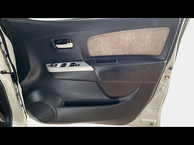 Used Maruti Suzuki Wagon R 1.0 [2014-2019] VXI in Ahmedabad