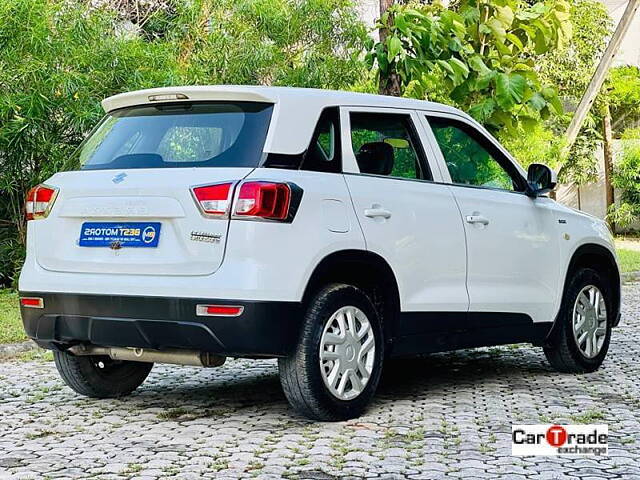 Used Maruti Suzuki Vitara Brezza [2016-2020] LDi (O) [2016-2018] in Ahmedabad