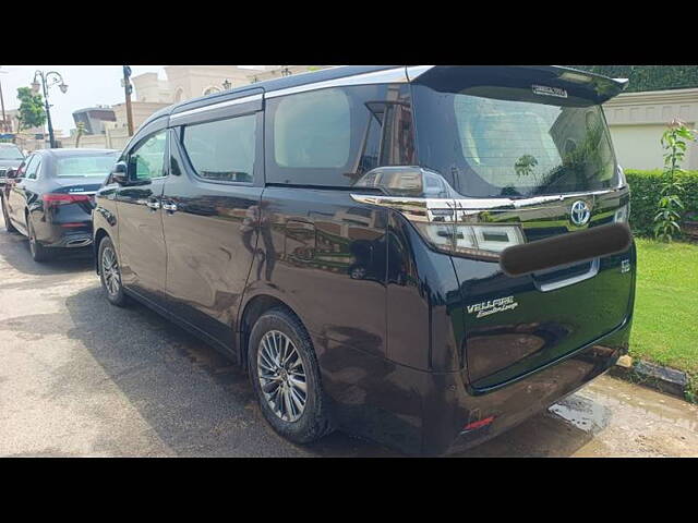 Used Toyota Vellfire VIP – Executive Lounge in Delhi