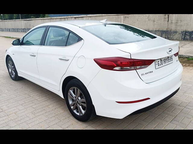 Used Hyundai Elantra SX (O) 2.0 AT in Ahmedabad