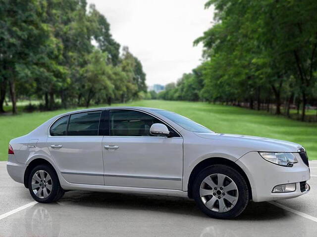 Used 2013 Skoda Superb in Delhi