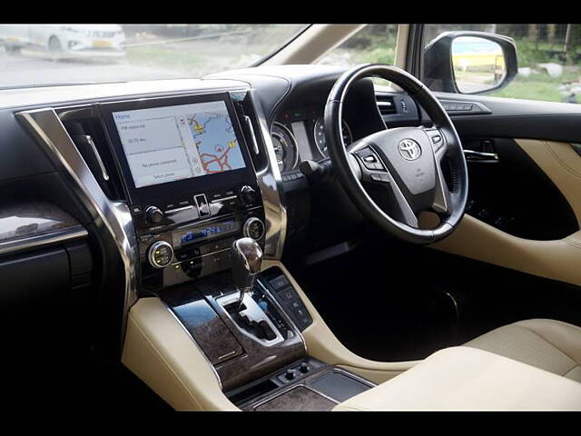 Used Toyota Vellfire VIP – Executive Lounge in Delhi