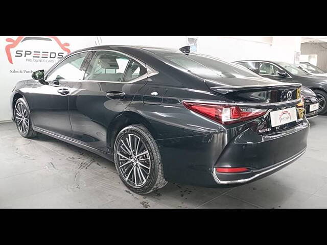 Used Lexus ES 300h Luxury in Hyderabad