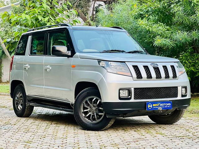 Used Mahindra TUV300 T10 in Ahmedabad