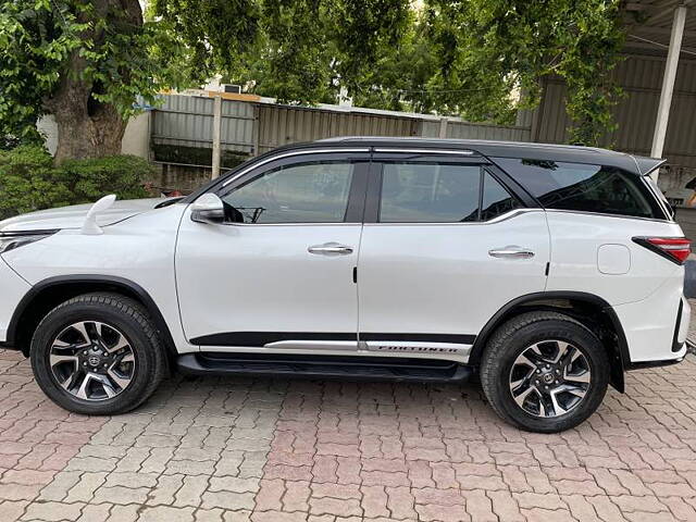 Used Toyota Fortuner Legender 2.8 4X2 AT in Lucknow