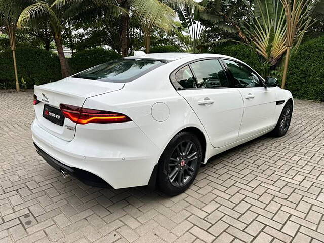 Used Jaguar XE SE in Surat