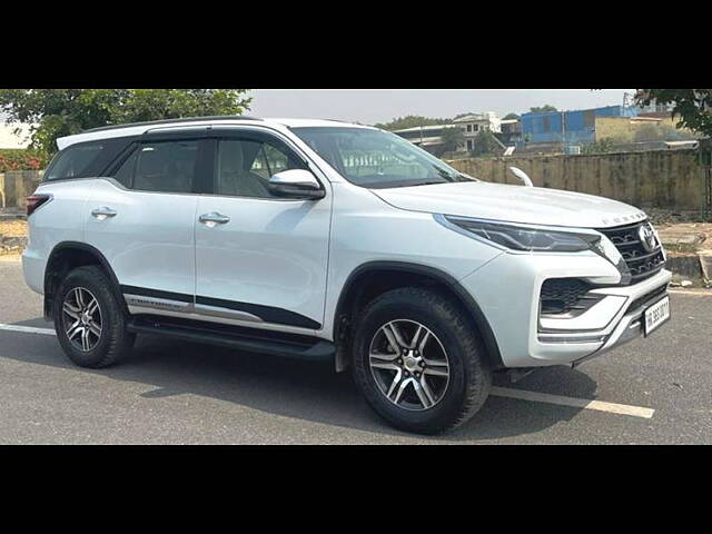 Used Toyota Fortuner 4X2 AT 2.8 Diesel in Delhi