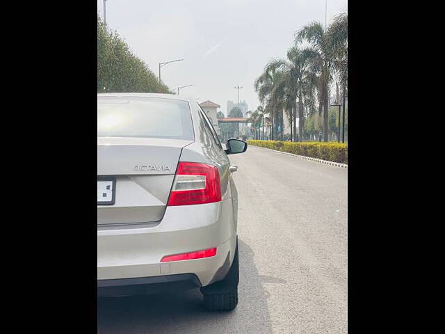 Used Skoda Octavia [2013-2015] Elegance 2.0 TDI AT in Mohali