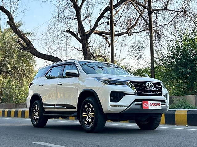 Used Toyota Fortuner 4X2 AT 2.8 Diesel in Noida