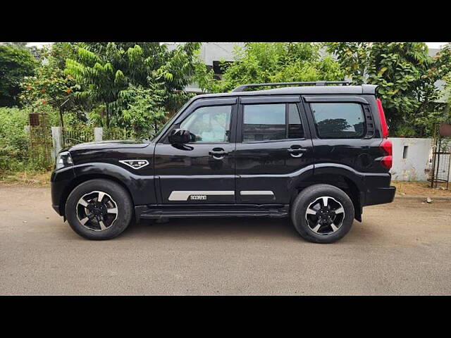 Used Mahindra Scorpio S11 MT 7S in Ahmedabad