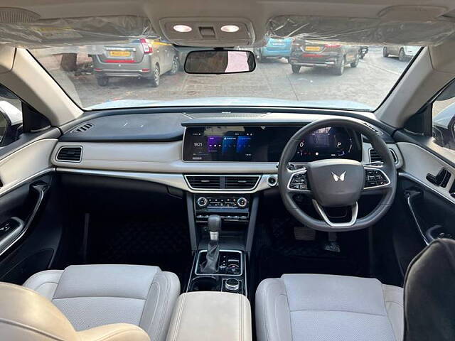 Used Mahindra XUV700 AX 7 Diesel  AT Luxury Pack 7 STR [2021] in Mumbai