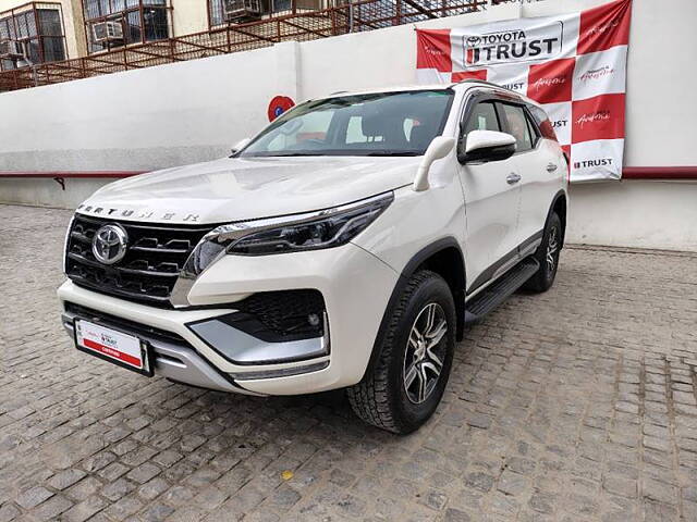 Used Toyota Fortuner 4X2 MT 2.8 Diesel in Delhi