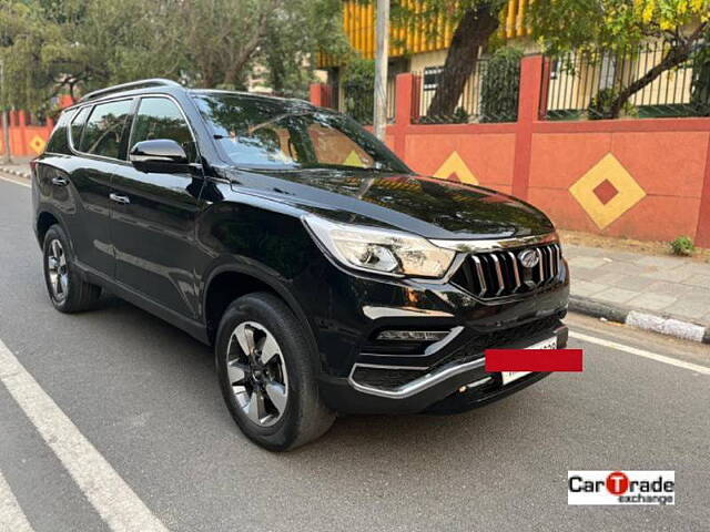 Used Mahindra Alturas G4 2WD High AT in Delhi