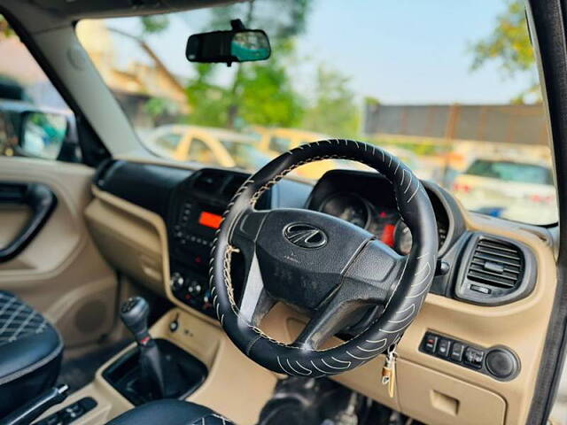 Used Mahindra TUV300 [2015-2019] T6 Plus in Vadodara