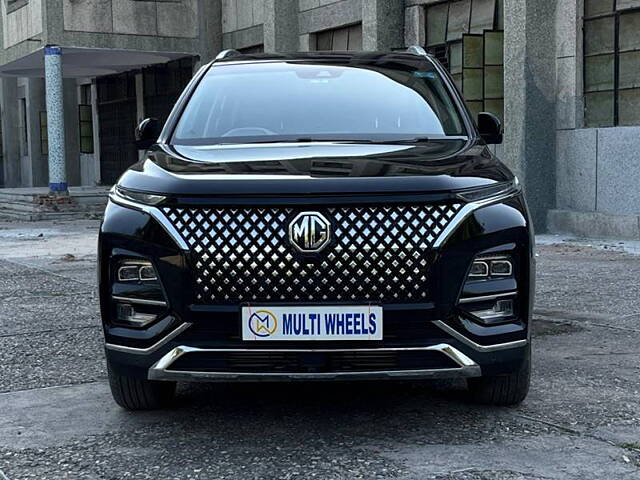 Used 2023 MG Hector Plus in Delhi