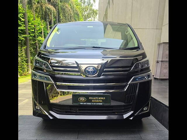 Used Toyota Vellfire VIP – Executive Lounge in Delhi