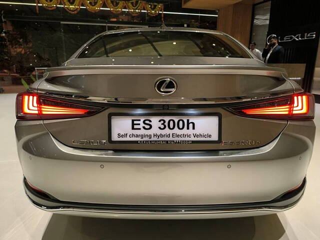 Used Lexus ES 300h Luxury in Mumbai