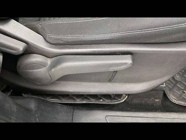 Used Mahindra XUV700 AX 5 Petrol AT 5 STR [2021] in Ahmedabad