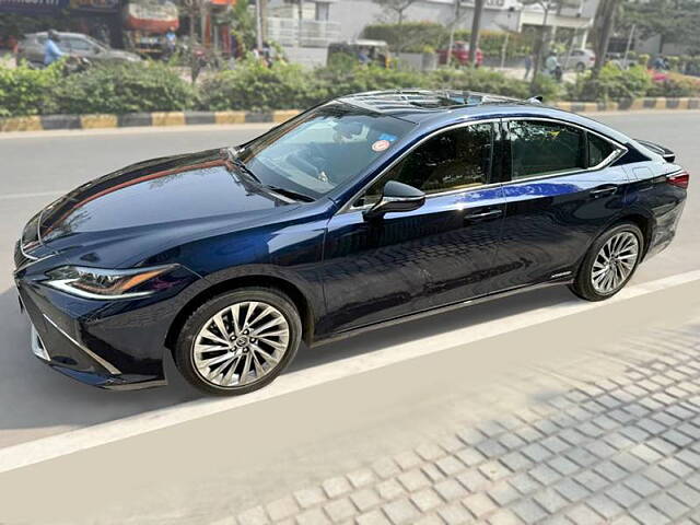 Used Lexus ES 300h Luxury in Hyderabad