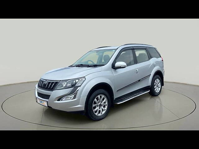 Used Mahindra XUV500 W9 [2018-2020] in Surat