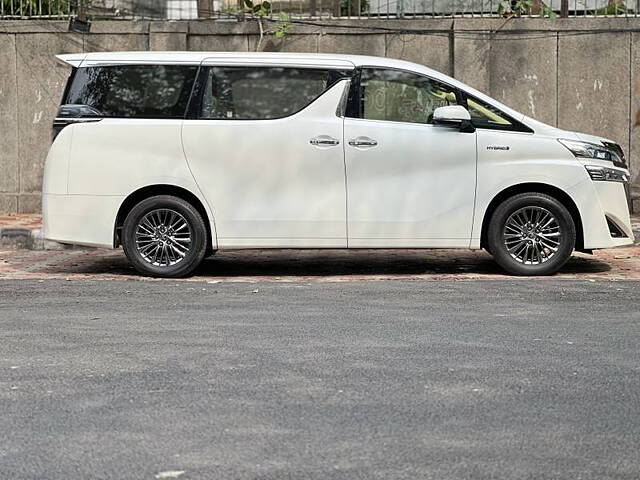 Used Toyota Vellfire VIP – Executive Lounge in Delhi