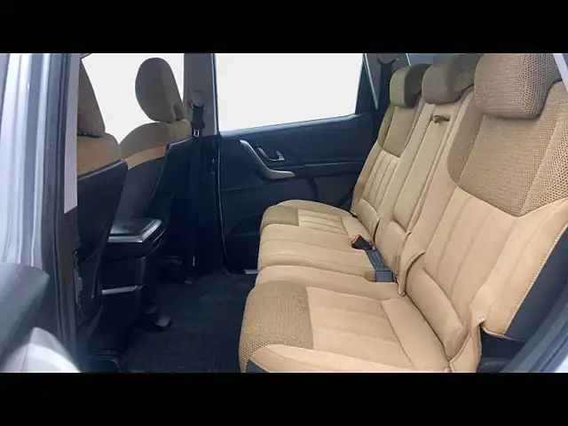 Used Mahindra XUV500 W7 AT [2018-2020] in Delhi