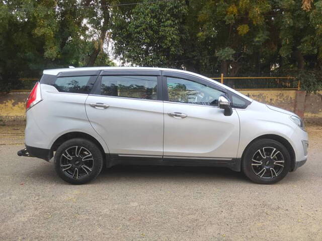 Used Mahindra Marazzo [2018-2020] M8 7 STR in Agra