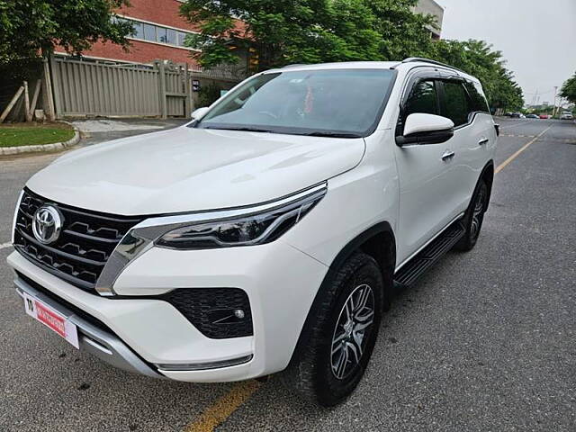 Used Toyota Fortuner 4X2 AT 2.8 Diesel in Delhi