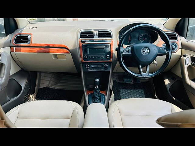 Used Skoda Rapid Ambition 1.6 MPI AT in Delhi