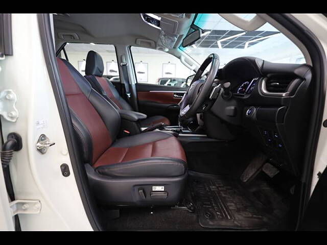 Used Toyota Fortuner Legender 2.8 4X4 AT in Delhi