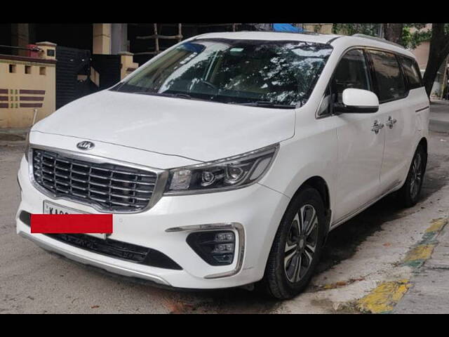 Used 2020 Kia Carnival in Bangalore