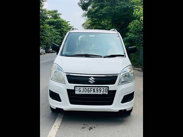 Used 2013 Maruti Suzuki Wagon R in Surat