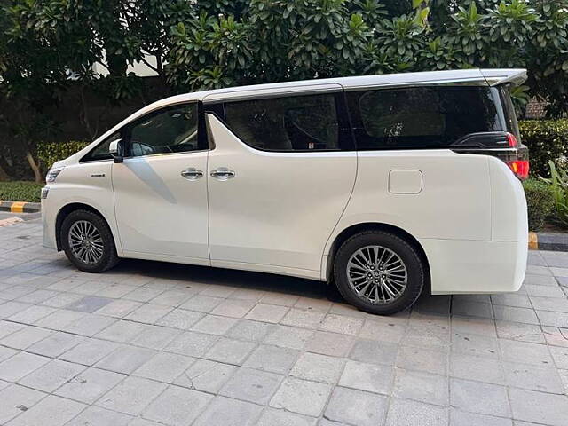 Used 2023 Toyota Vellfire in Delhi