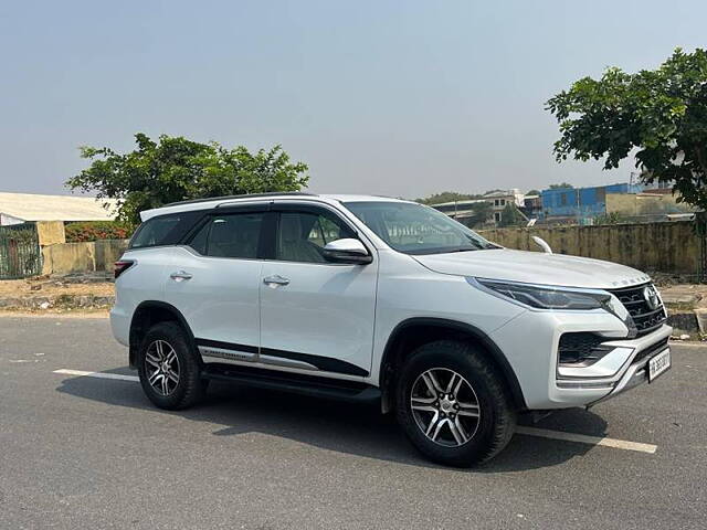 Used Toyota Fortuner 4X2 AT 2.8 Diesel in Delhi