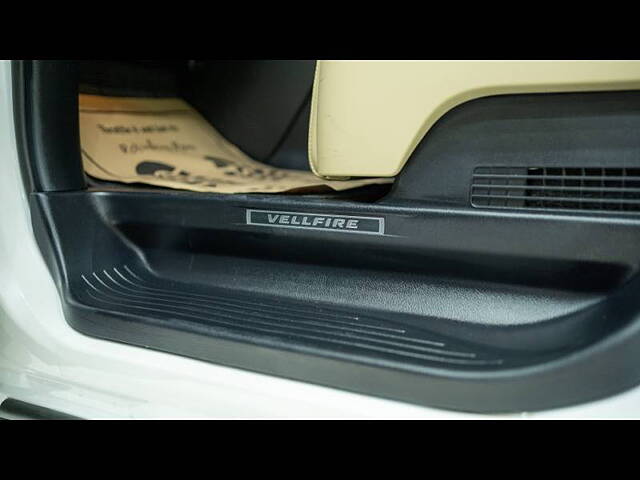 Used Toyota Vellfire VIP – Executive Lounge in Delhi