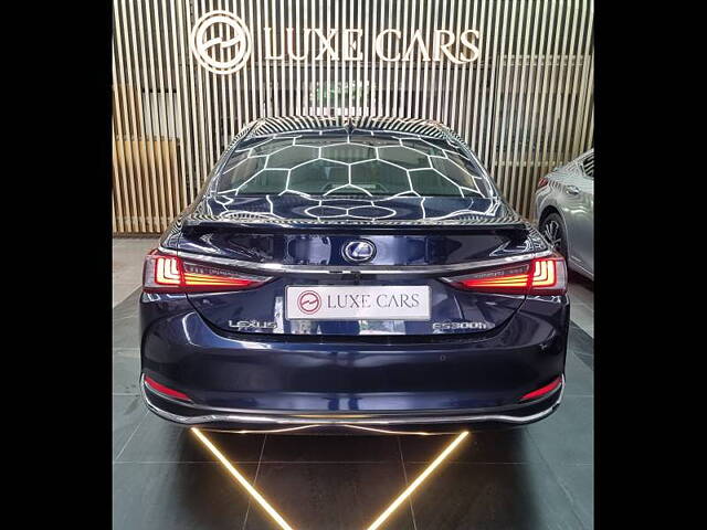 Used Lexus ES 300h Luxury in Bangalore