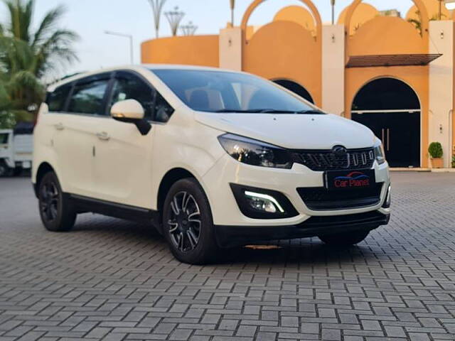 Used Mahindra Marazzo [2018-2020] M8 7 STR in Surat