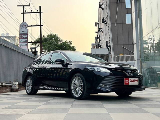 Used Toyota Camry Hybrid in Noida