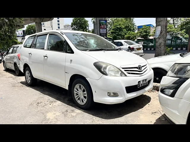 Used 2010 Toyota Innova in Lucknow