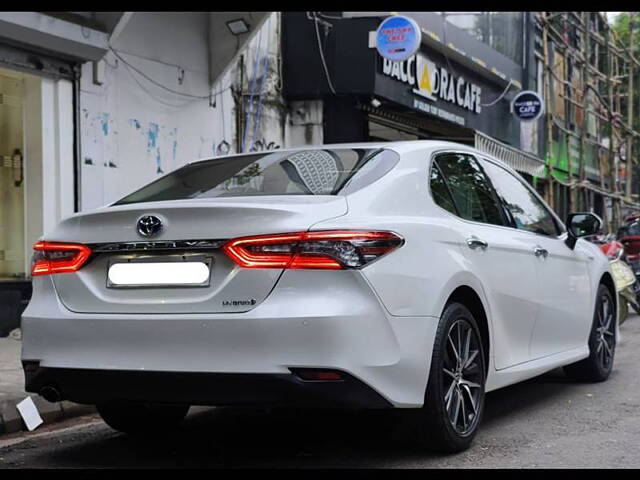 Used Toyota Camry Hybrid in Kolkata