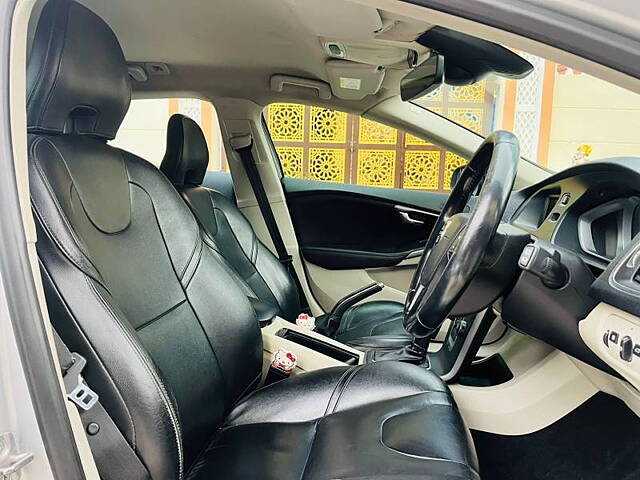 Used Volvo V40 [2016-2019] D3 Kinetic in Hyderabad